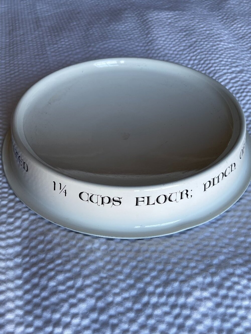 Farmhouse Folk Art White Enamel Aluminum Crepe Pan Bowl